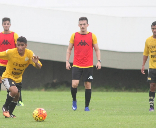 Sub-15 e Sub-17 encaram duelo fora