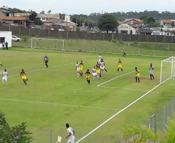 Sub-20 goleia no CT