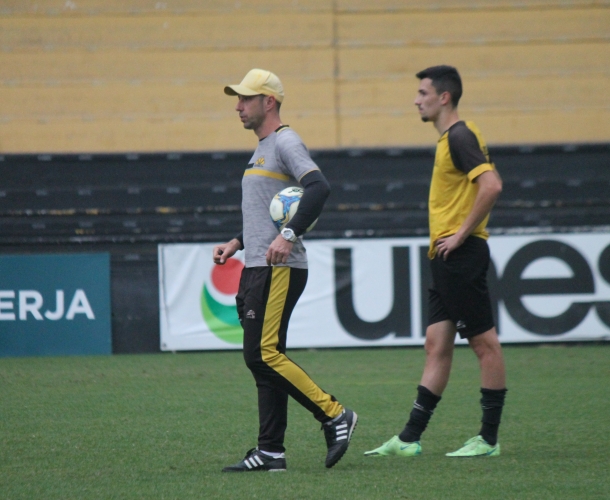 Sub-20 treina no HH em preparação para a final