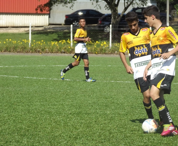 Sub-15 encara a Chapecoense no Estadual