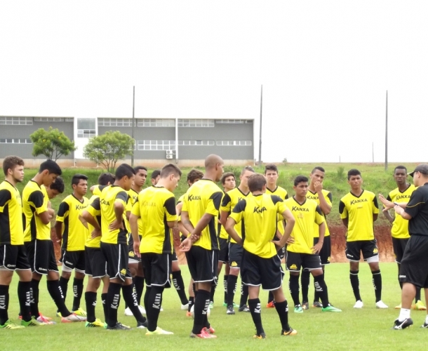 Sub-17 do Tigre estreia na Copa Santiago