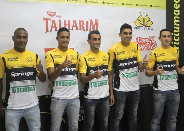 Tigre apresenta cinco reforços