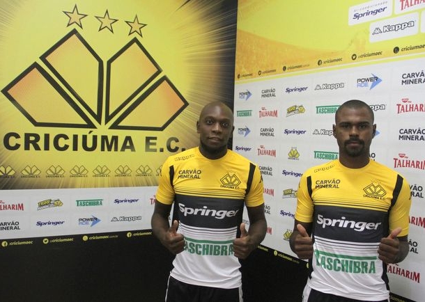 Tigre apresenta dupla de zagueiros