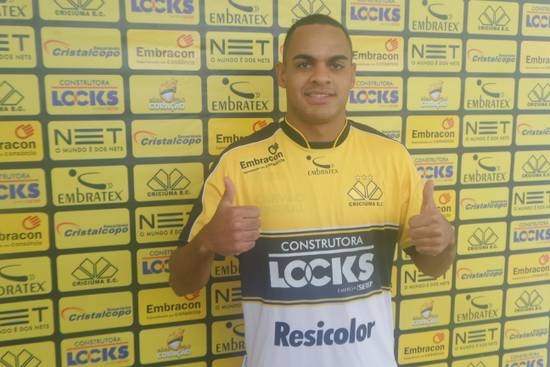 Tigre apresenta meia Juninho
