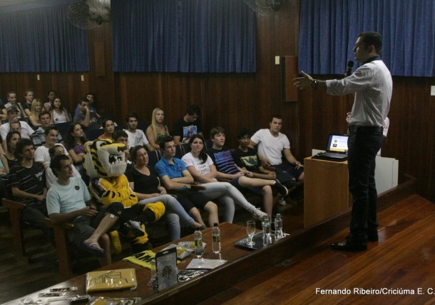 Tigre é tema de palestra na Escucri