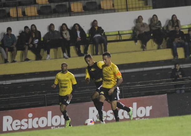 Tigre faz treino noturno no Majestoso