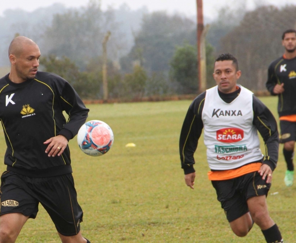 Tigre faz último treino antes da final