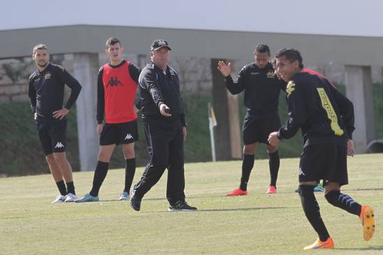 Tigre joga fora com o Joinville