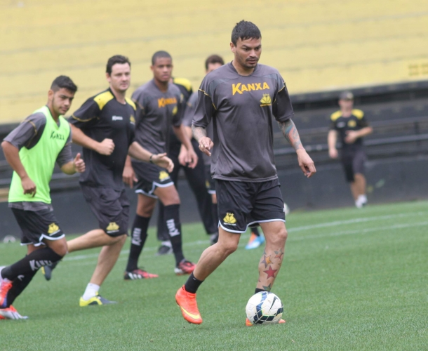 Tigre realiza treino no HH