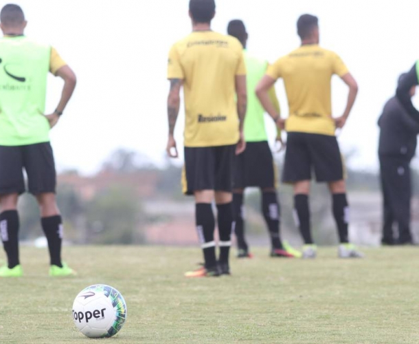 Tigre relaciona 20 atletas para viagem