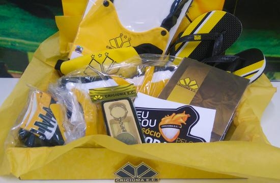 Tigre sorteia kit para associados