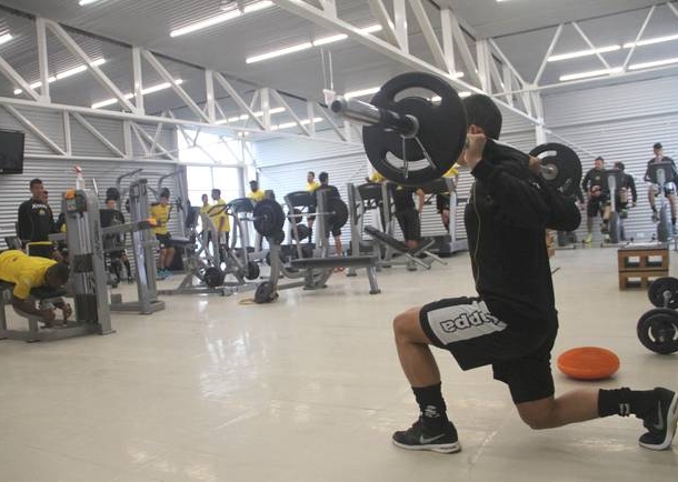 Tigre trabalha preparação física e parte tática