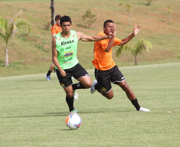 Tigre treina antes da viagem