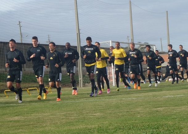 Tigre treina parte técnica e de força