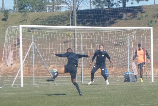Trabalho físico, técnico e de finalizações
