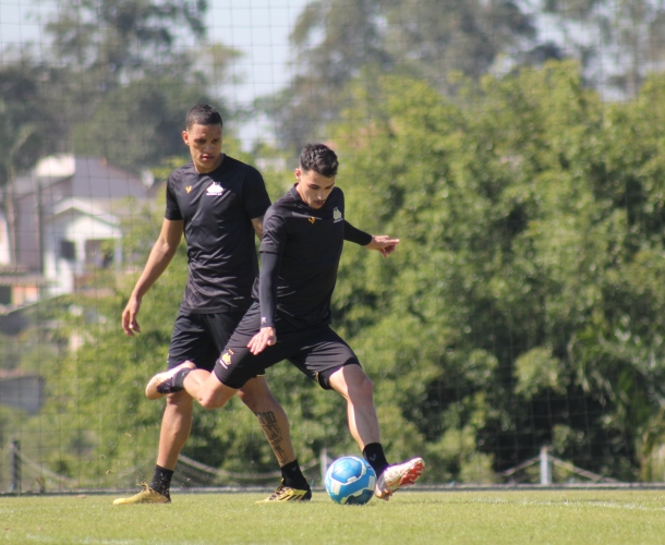 Treinamento no CT e início da viagem para SP