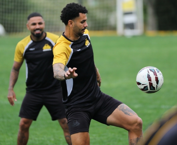 Treinamento tático e viagem para Londrina