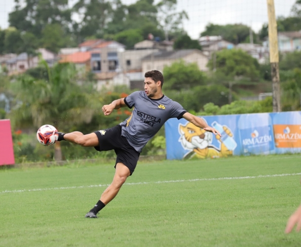 Treinamento técnico e tático no início de semana