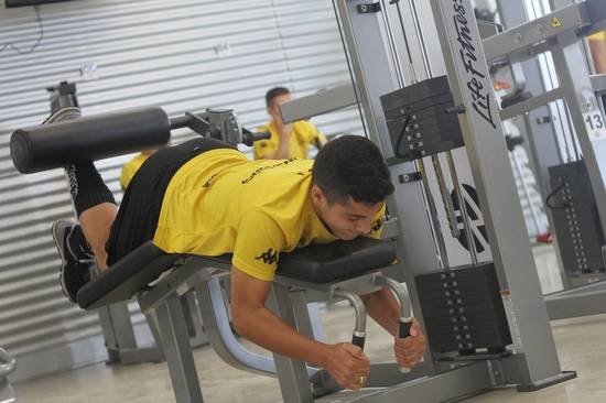 Treino de força na academia do CT