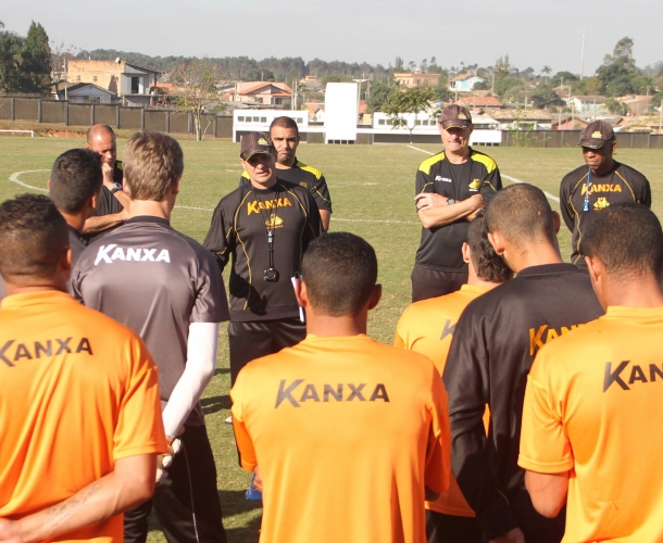 Treino tático define ajustes no Criciúma