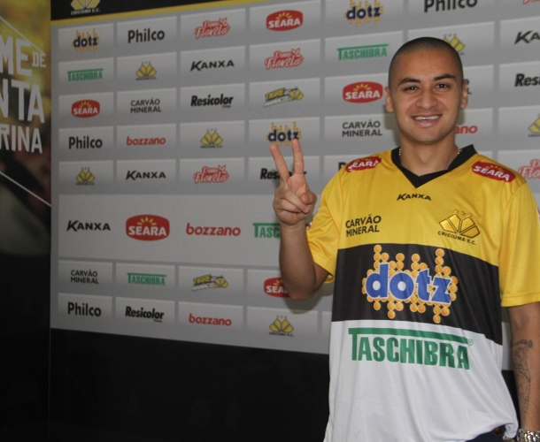 Wellington Paulista é do Tigre