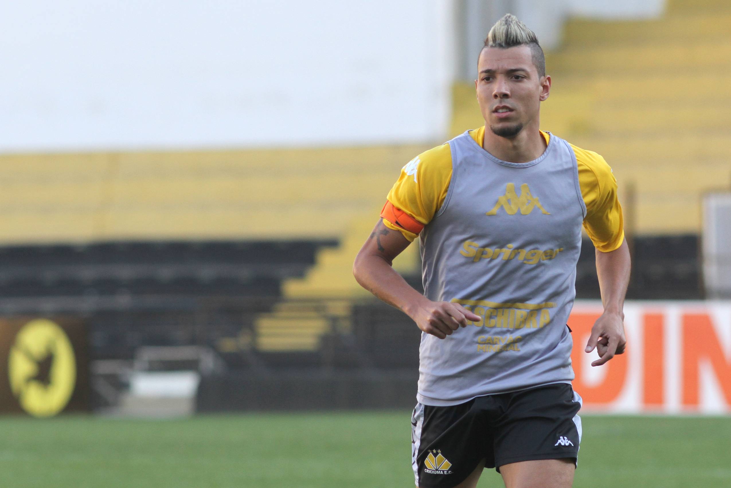 Criciúma encara o Sampaio Corrêa