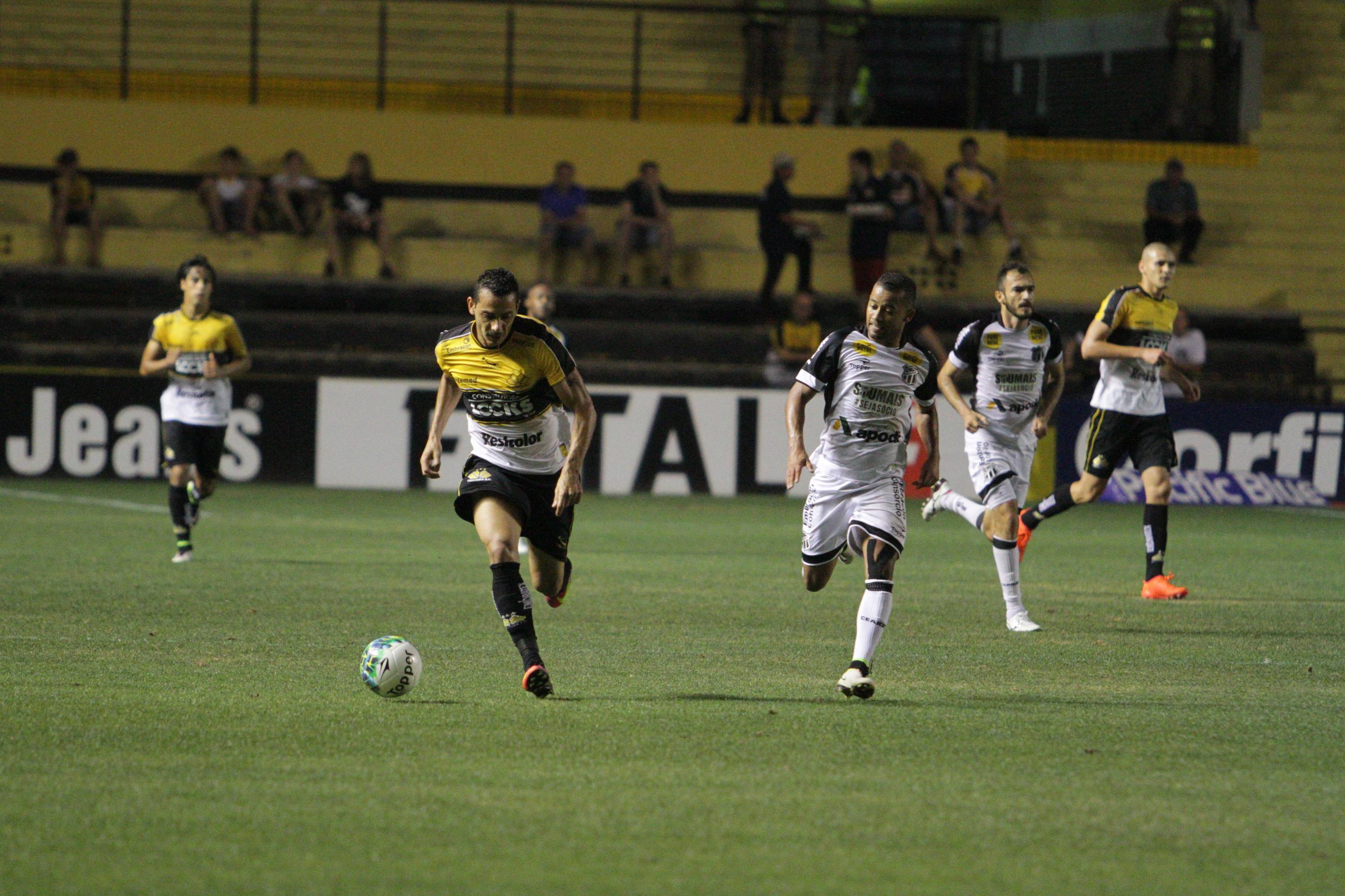 Fotos: Criciúma x Ceará - 08/11