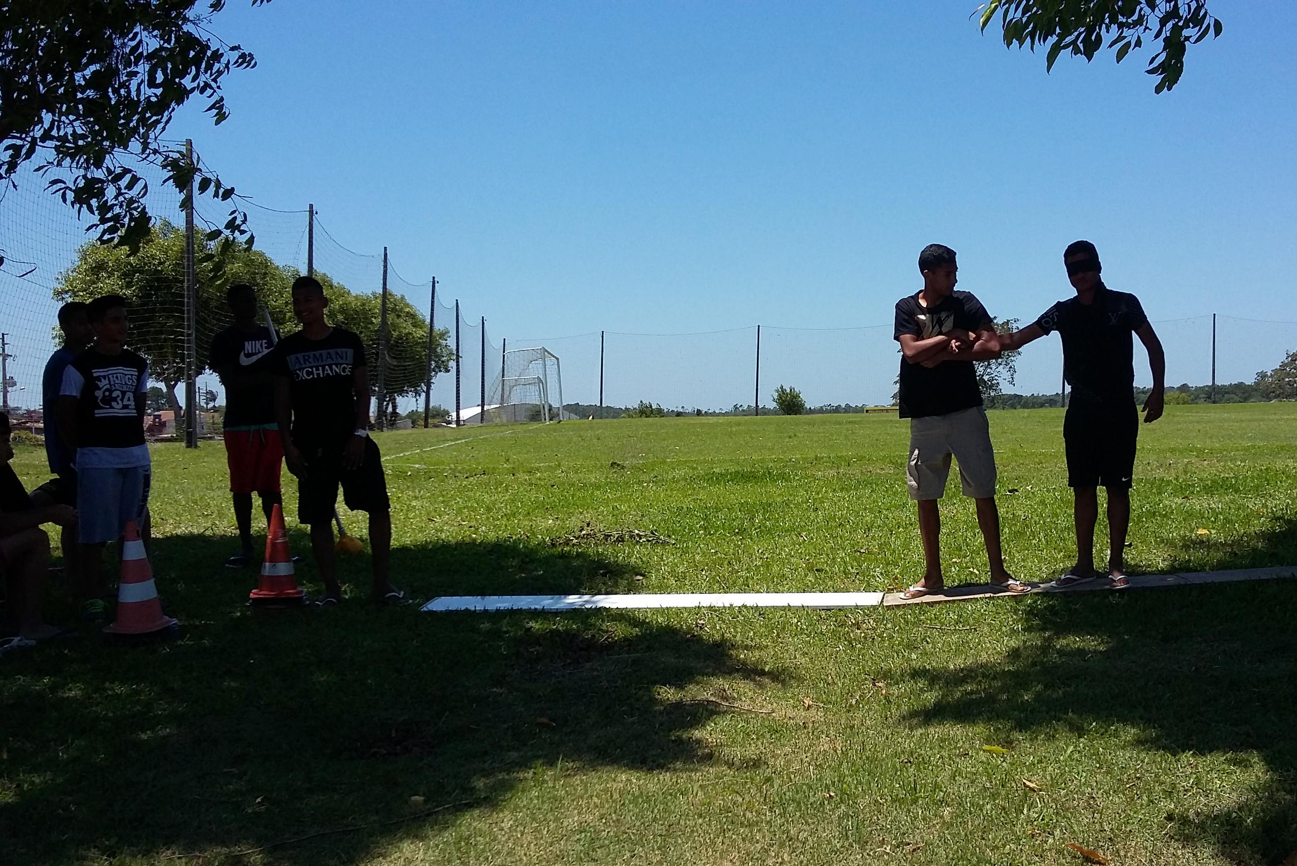 Atletas da base participam de trabalho extra campo