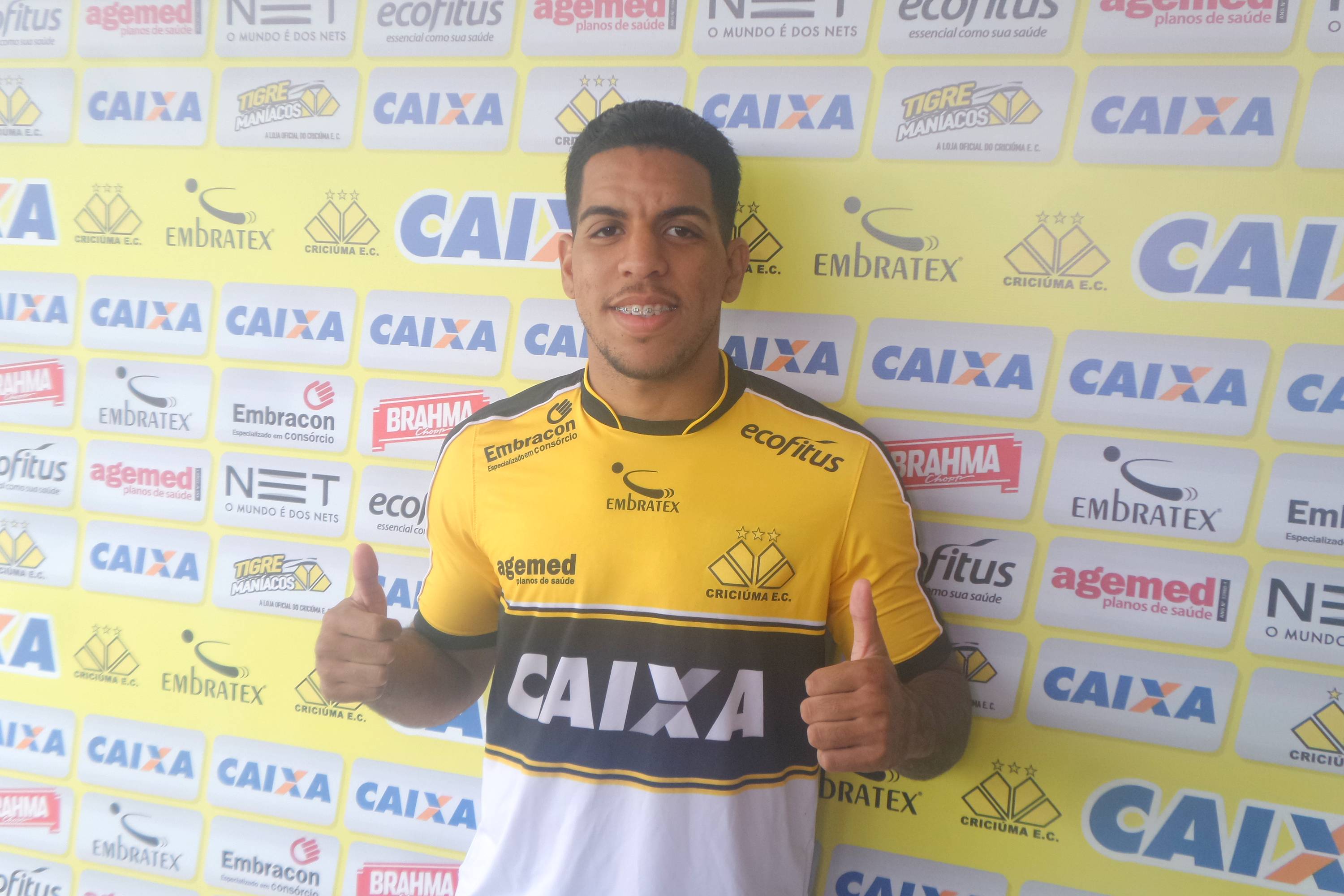 Apresentação do lateral Yuri - 23/05