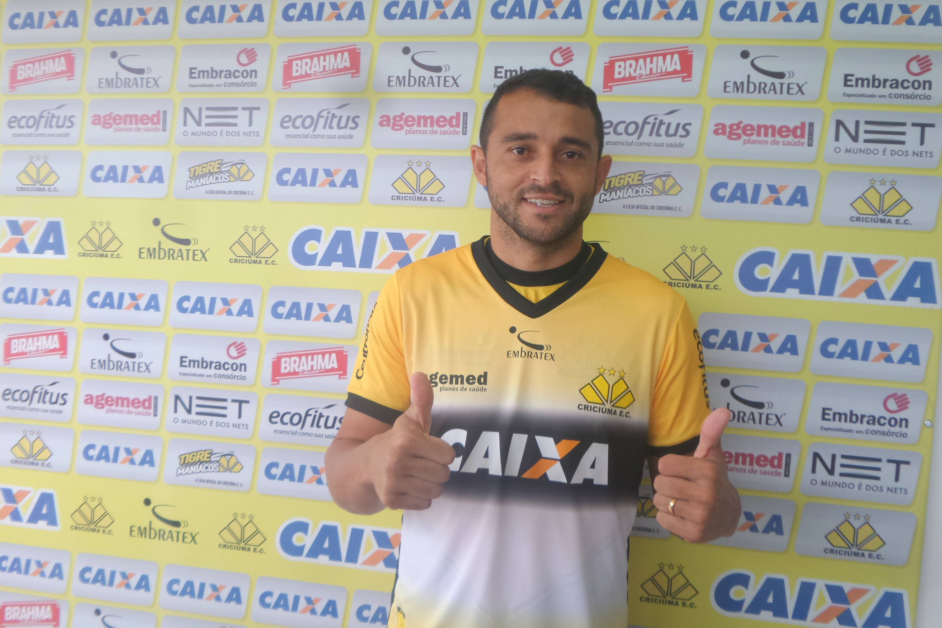 Apresentação do zagueiro Edson Borges - 07/06