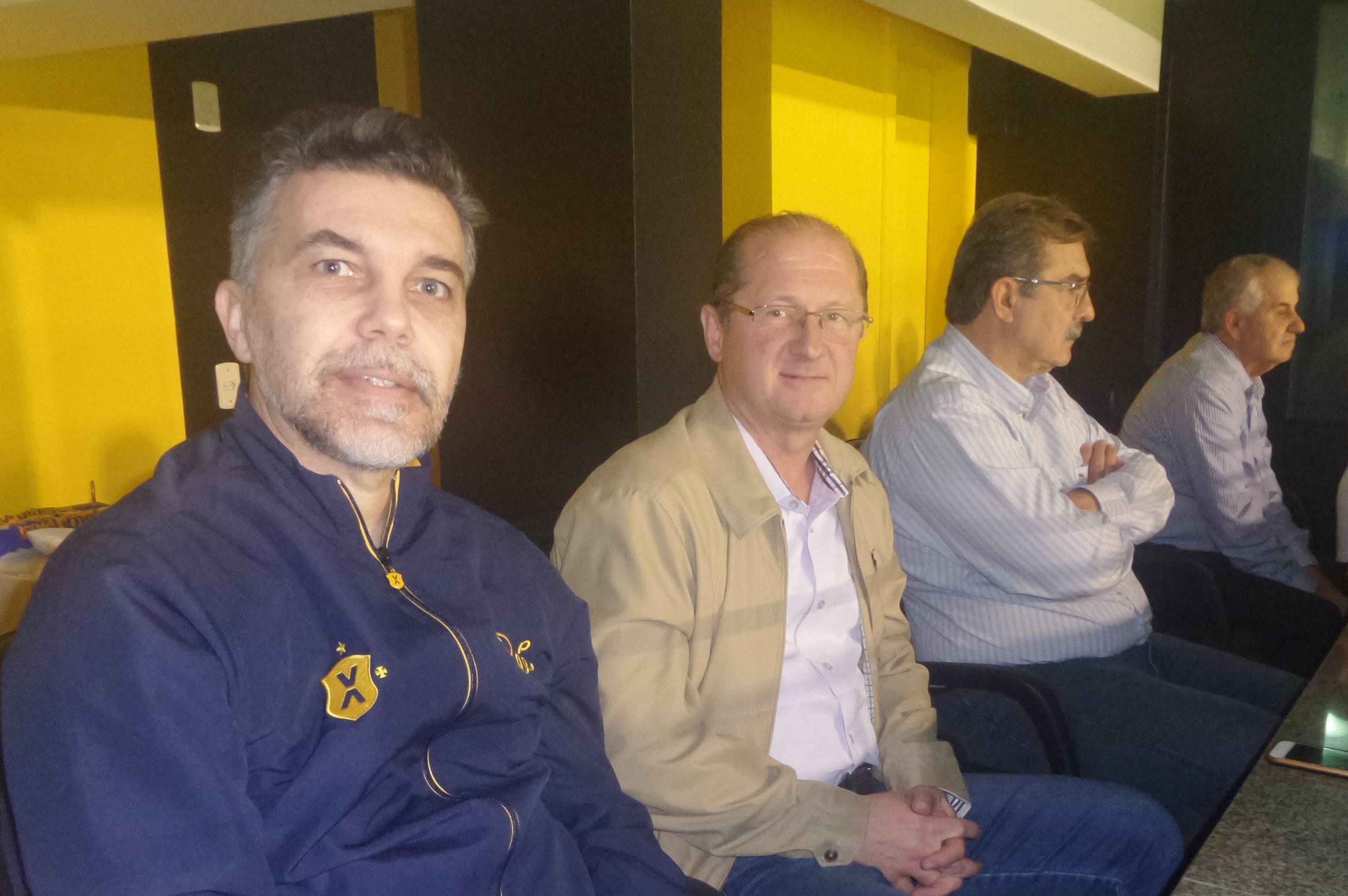 Pipoca acompanha partida no Majestoso