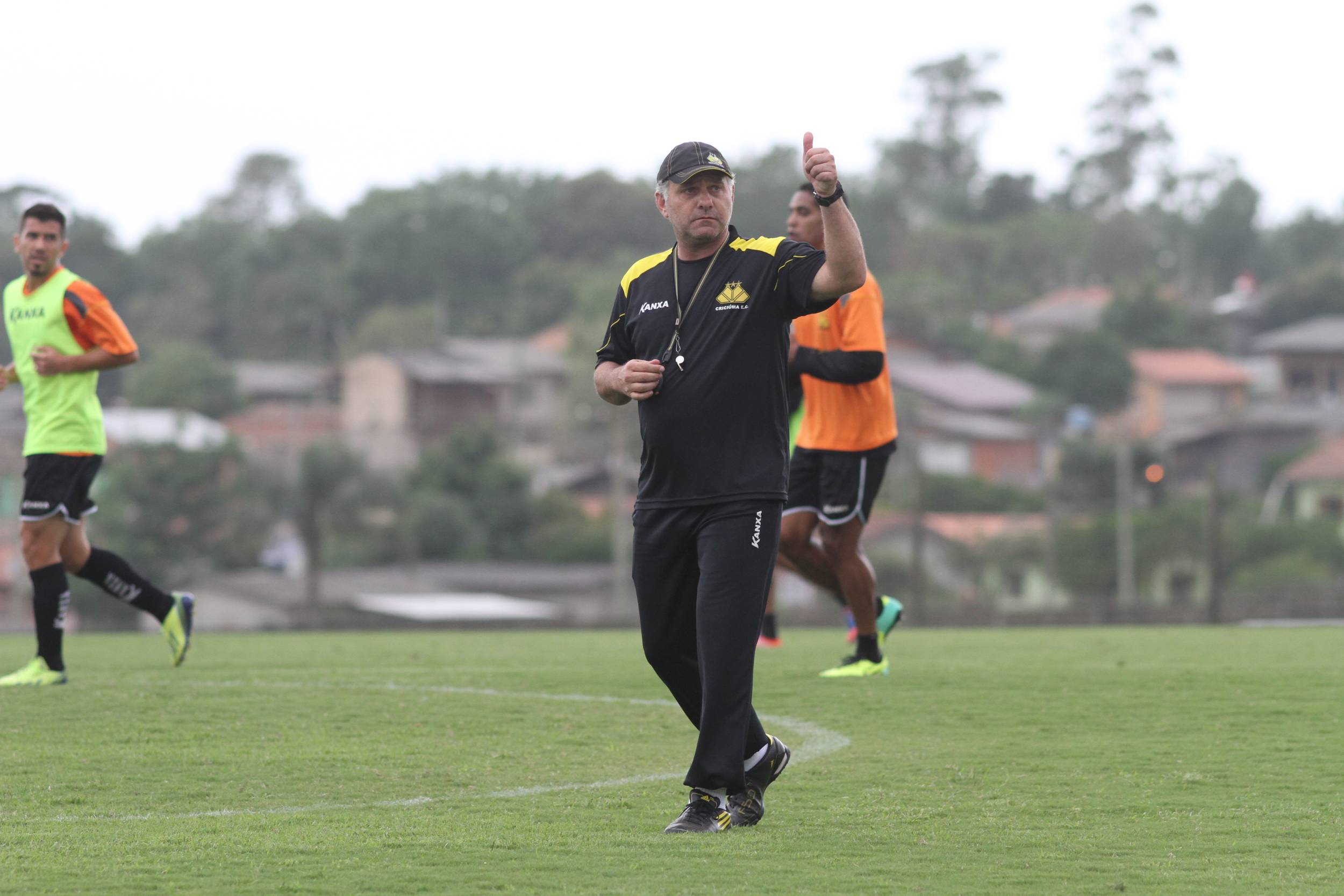 Toninho Cecílio comanda coletivo no CT
