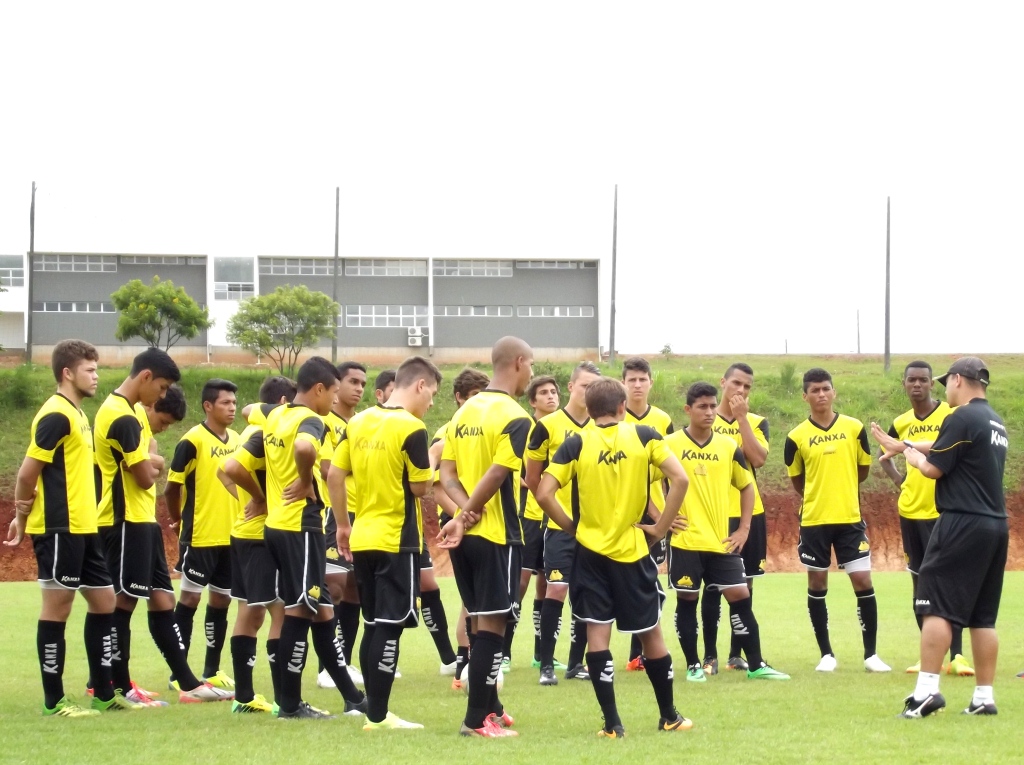Sub-17 do Tigre estreia na Copa Santiago 