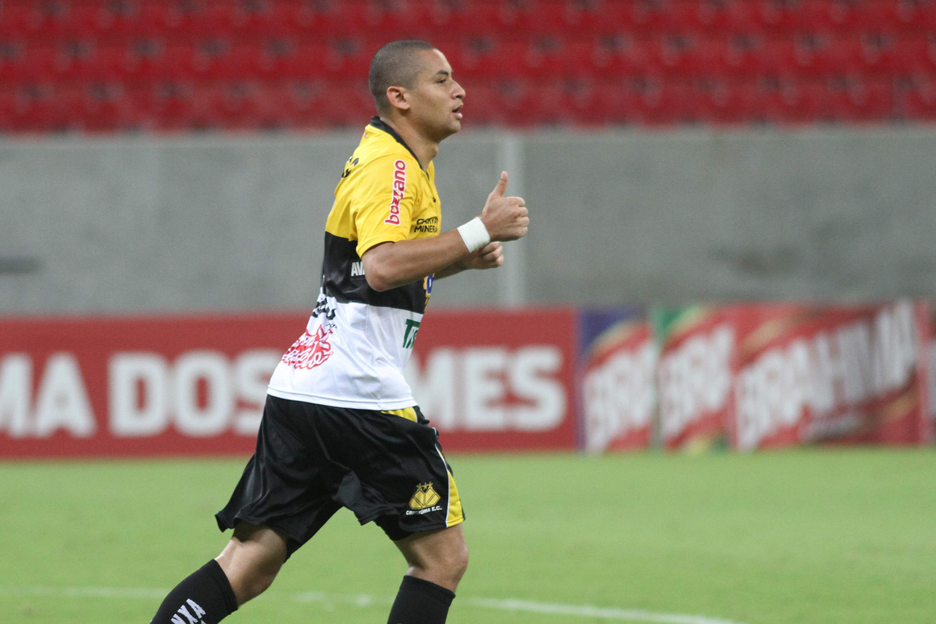 Tigre vence o Náutico fora de casa