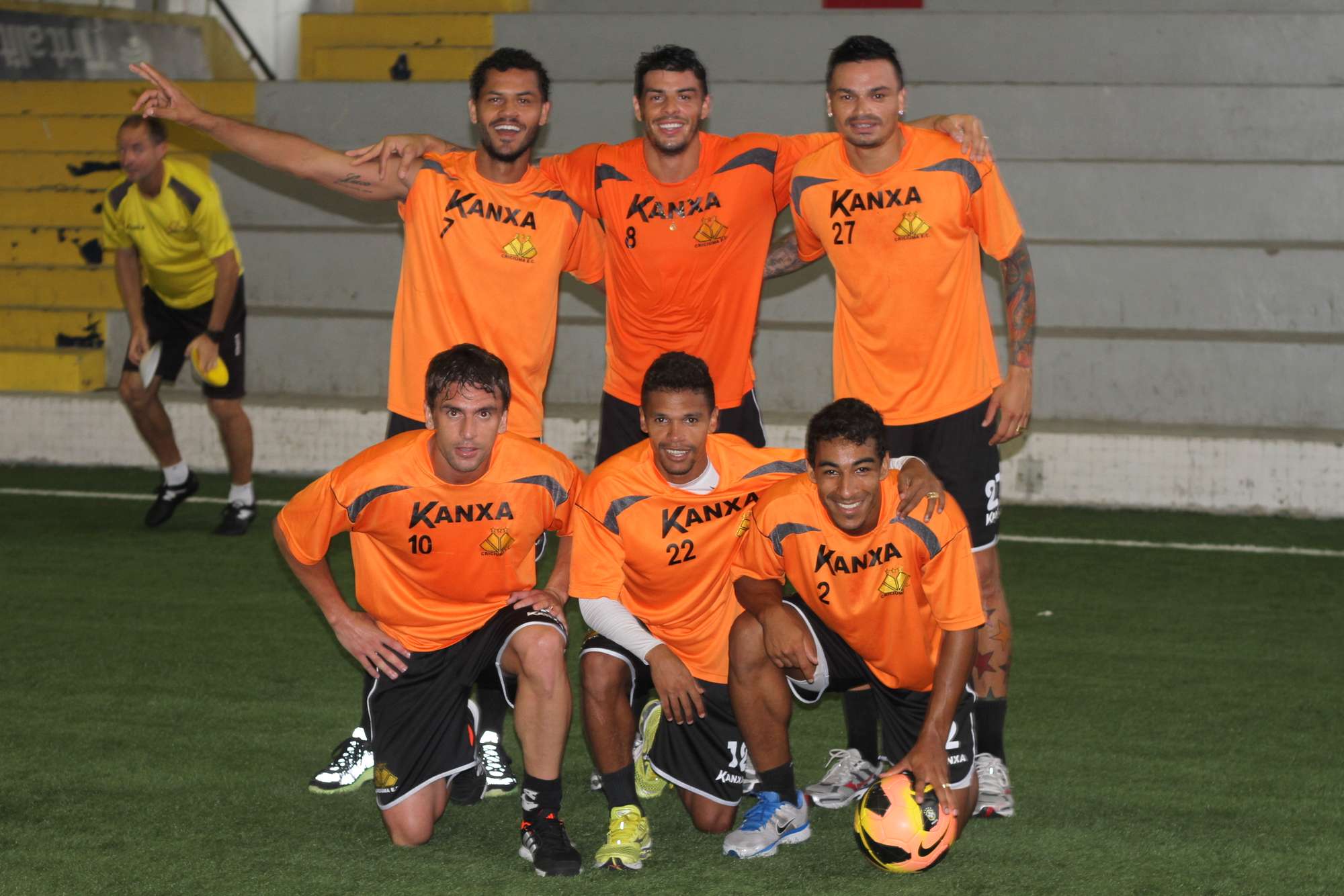 Último treino antes de encarar o Vitória