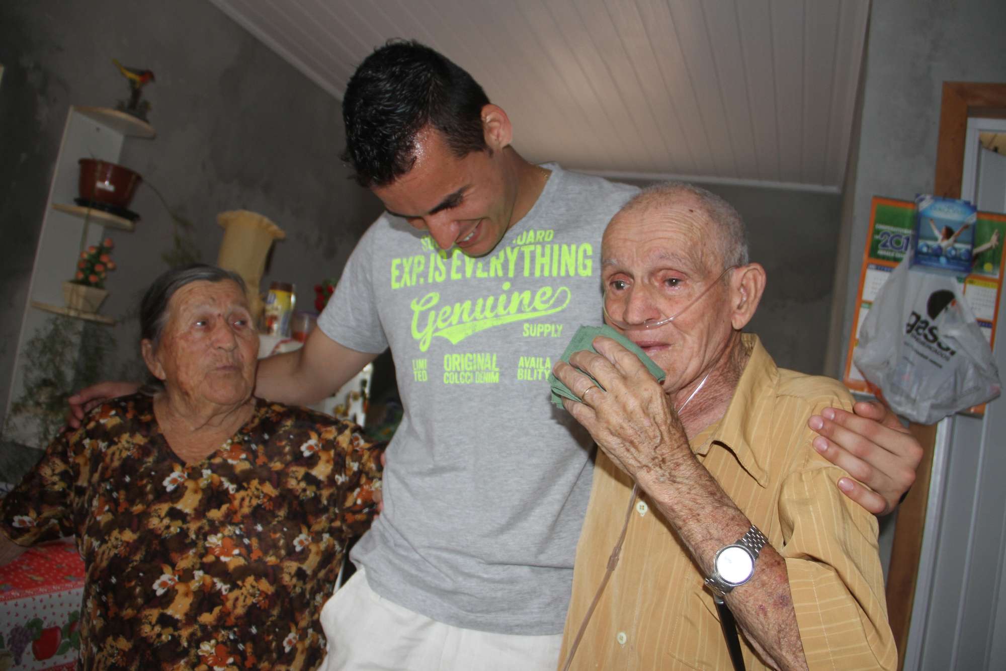 Torcedor realiza sonho de conhecer atletas do Tigre