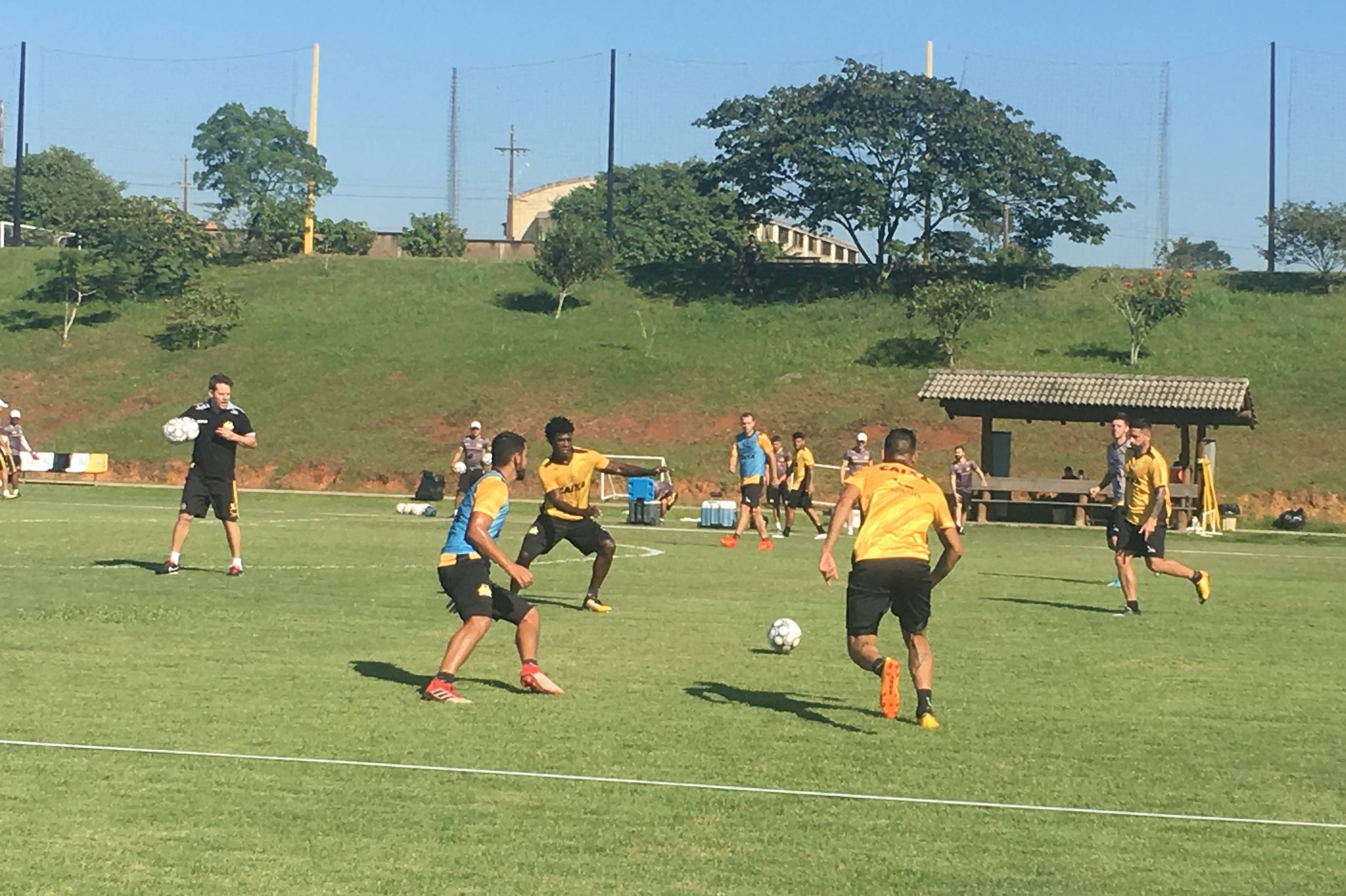 Treino do Criciúma no CT - 24/04