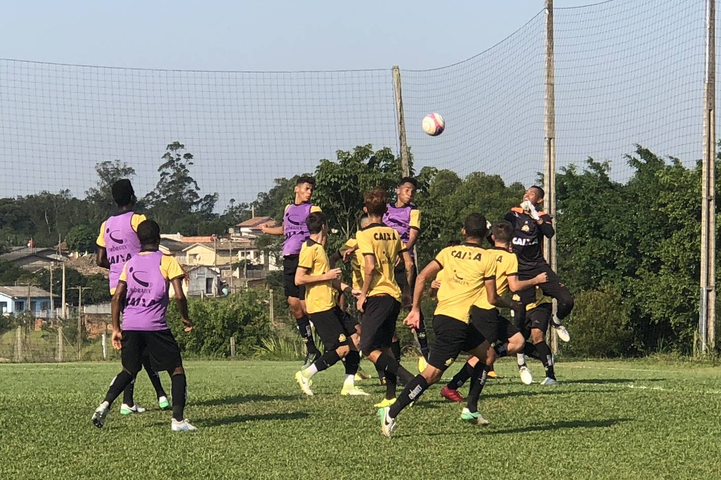 Treino do Sub-17 do Criciúma no CT - 04/05
