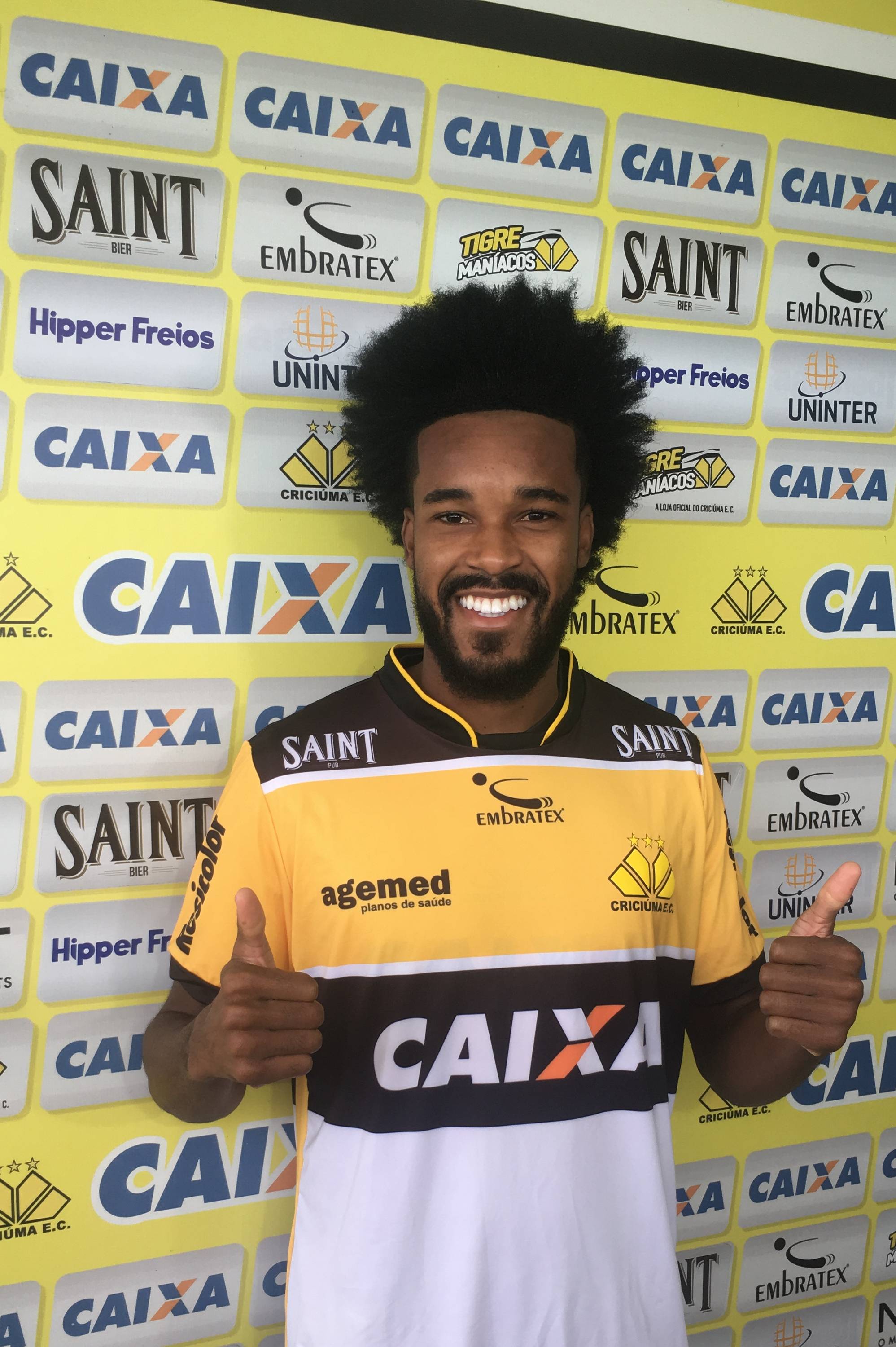 Apresentação do atacante Joanderson 31/07