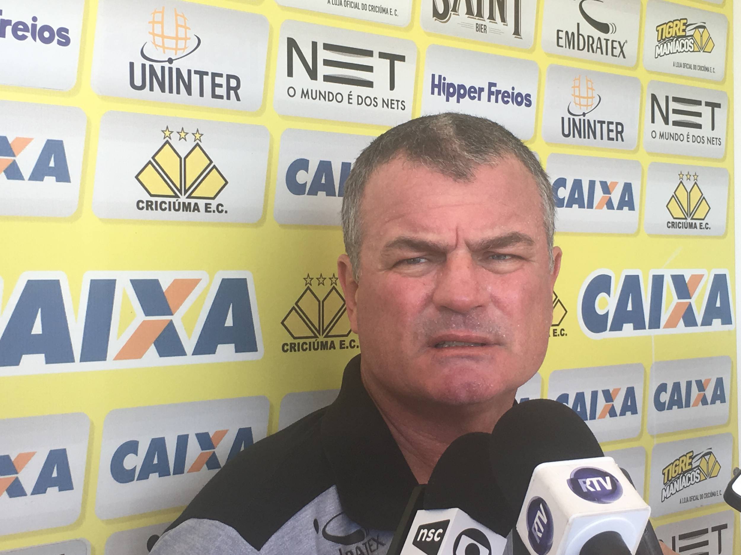 Entrevista coletiva Mazola Júnior 17/10