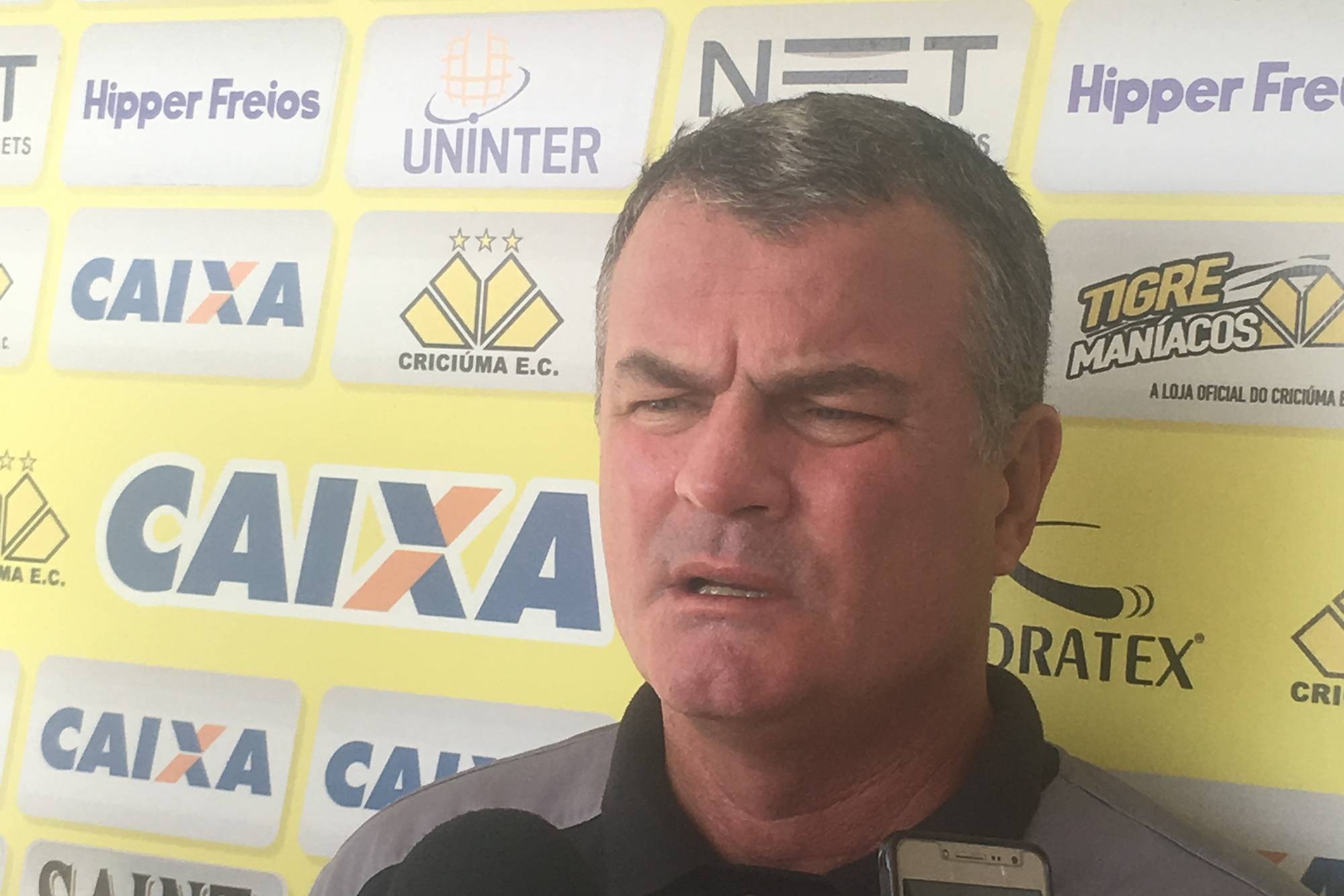 Entrevista coletiva Mazola Júnior 05/11