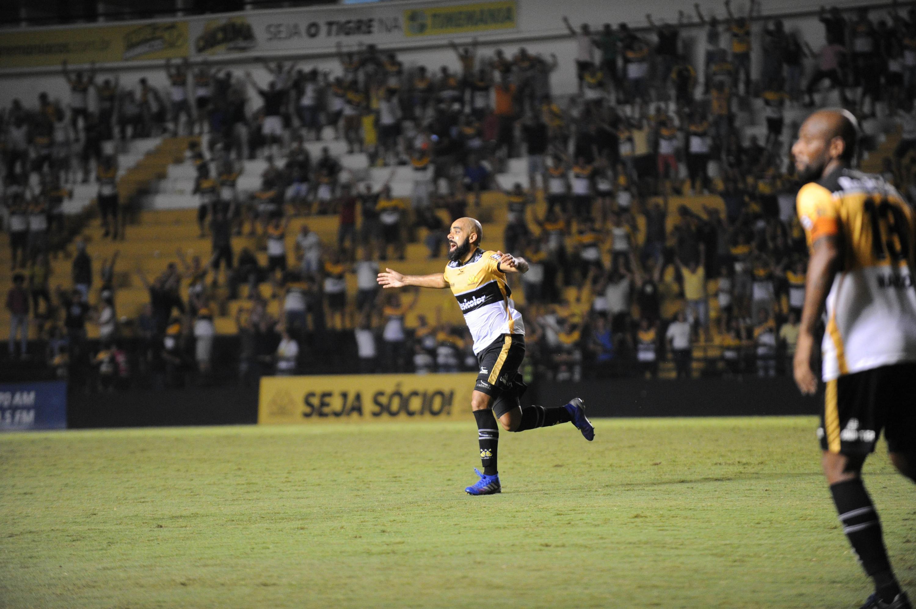 Fotos Criciúma x Joinville 03/04