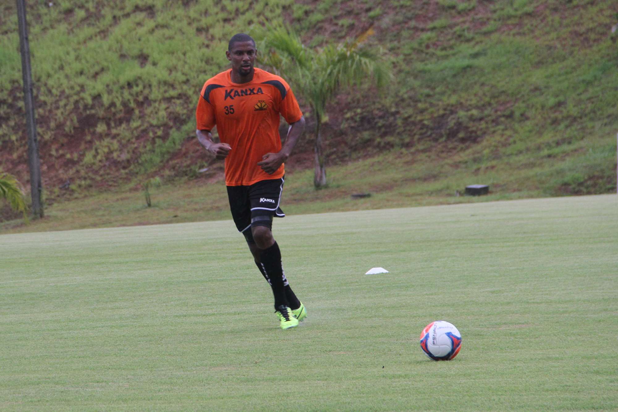 Criciúma realiza treino tático no CT