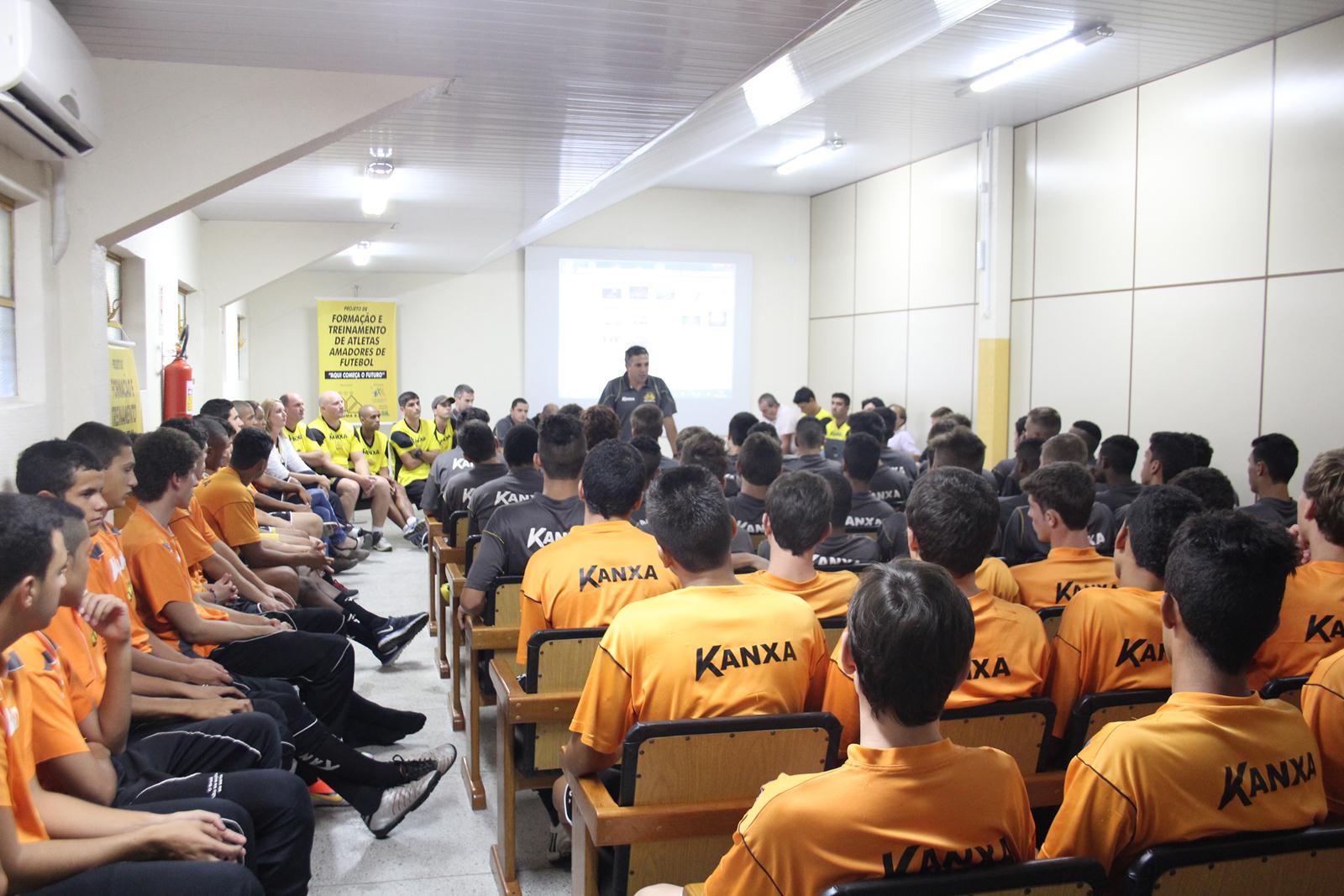 Base do Criciúma se reapresenta