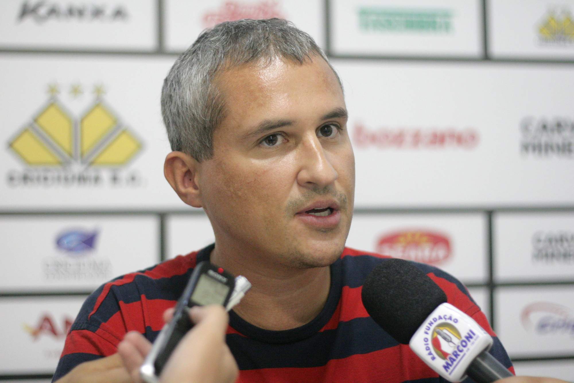 Coletiva Henrique Angeloni